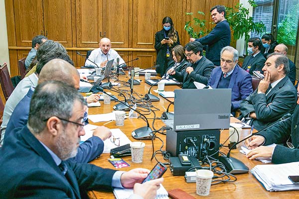 Ley corta de isapres: Senado instala comité técnico que formulará propuestas para las bases financieras del proyecto