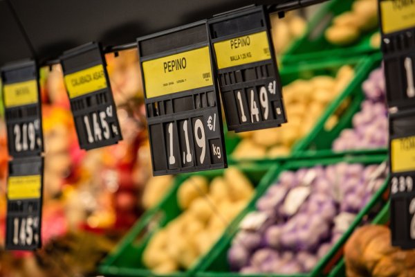OCDE: la inflación en las economías avanzadas cae a su menor nivel desde 2021
