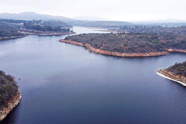 <p>El “efecto lluvias” impulsa las perspectivas de Engie, Enel, Colbún y Aguas Andinas en la bolsa</p>
