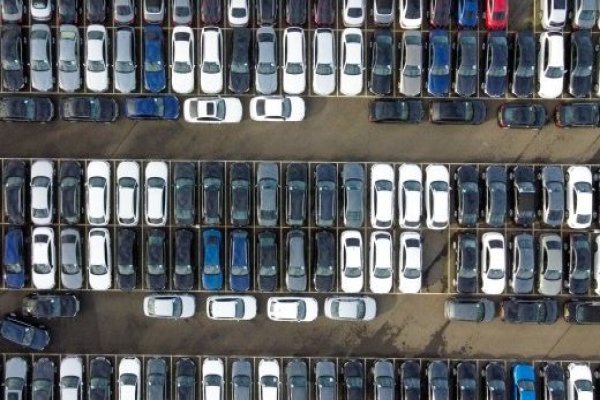 <p>Los precios de los autos usados en ​EEUU registran su mayor caída desde pandemia</p>