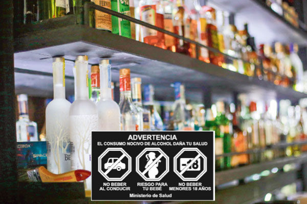 Etiquetado llega al alcohol: envases incluirán sellos de advertencia desde 2024