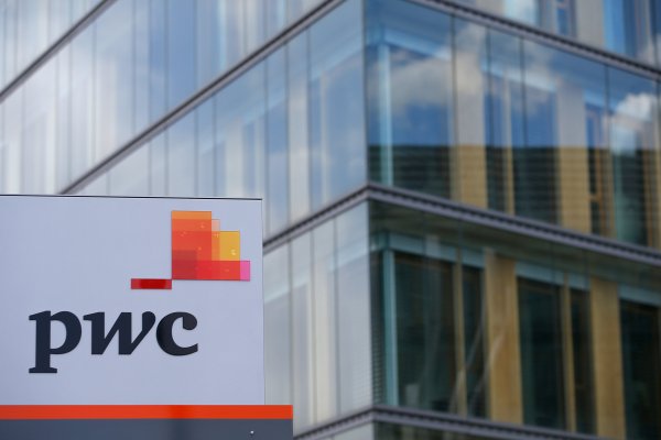CMF multa a PwC y a socio de la firma por faltas "graves" en auditoría a Unnio Seguros