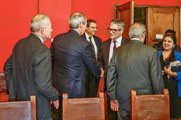 Hacienda propone 18 medidas a la CPC para modernizar el Estado