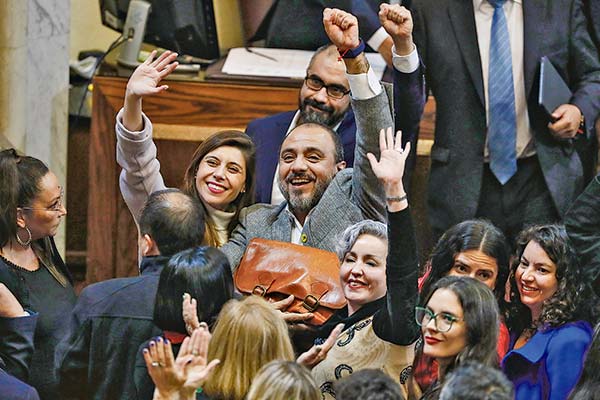 <p>Unas seis horas duró la sesión que giró en torno a la posible acusación constitucional en contra de Ávila. Foto: Cámara de Diputados</p>