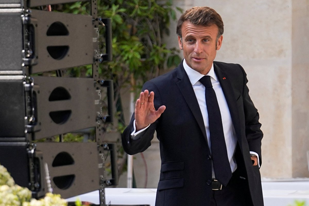 <p>Periodista experto en Francia: “Macron está caminando por una delgada línea"</p>