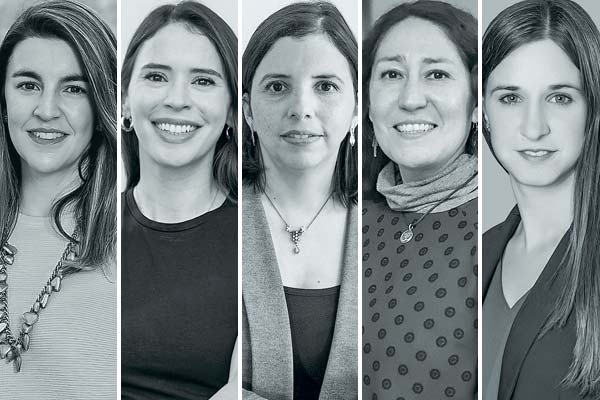 <p>Francisca Pérez, economista principal en Bci Estudios. Priscila Robledo, economista jefe de Fintual. Claudia Martínez, economista en Zahler & Co. Claudia Sotz, economista jefe de Tanner Investments. María Pilar Tavella, directora para latinoamérica de Barclays. Fotos: Julio Castro y Archivo</p>