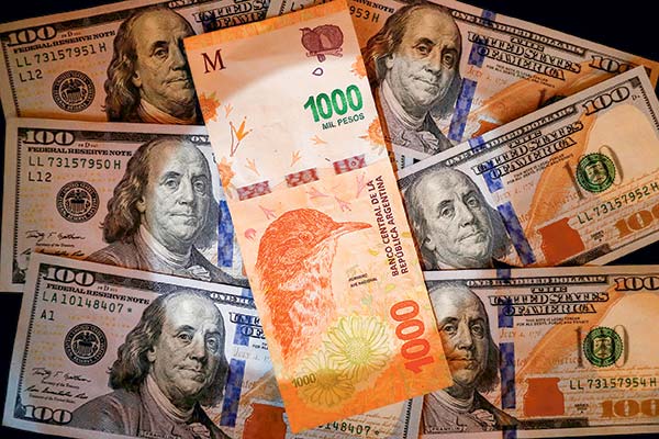 <p>Argentina ¿Hasta cuándo será barato para los chilenos visitar? En 2024 se podría alcanzar la paridad entre ambas monedas</p>