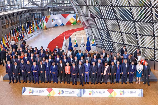 Boric aborda posibles inversiones y busca profundizar vínculos con el Banco Interamericano de Desarrollo (BID)