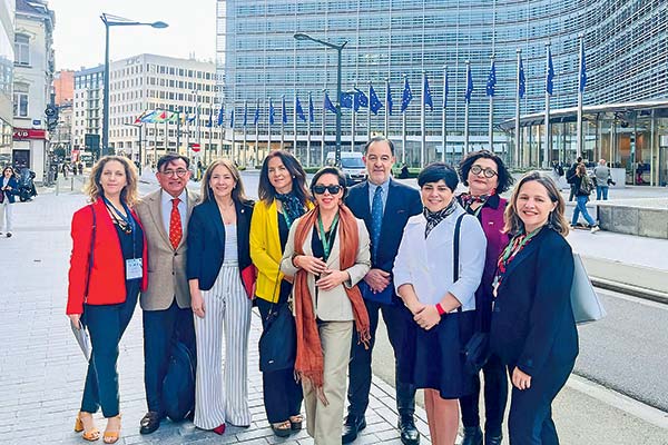 <p>Cumbre Celac-UE: empresarias chilenas destacan el alto interés europeo en la industria de la descarbonización</p>