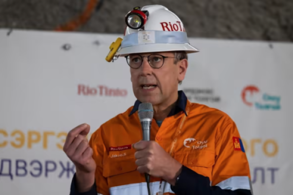 El jefe de Rio Tinto dice que occidente ve la necesidad de igualar a China para asegurar los recursos