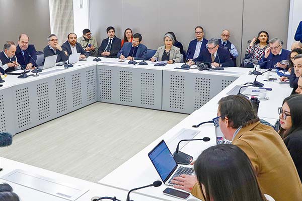 <p>Reforma previsional: Gobierno se abre a licitar a privados el Administrador de Pensiones Autónomo</p>