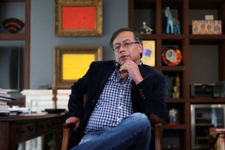 Petro busca inversionistas extranjeros para desarrollar "potencial" de Colombia más allá del petróleo