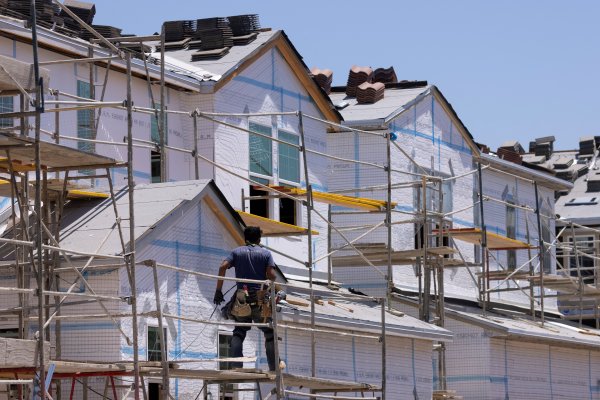 Bajan las viviendas unifamiliares iniciadas en EEUU, pero los permisos de construcción llegan nivel más alto en 12 meses