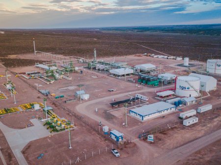Exportaciones de petróleo a Chile y las ventas de GNL atraerán nuevos dólares a Argentina