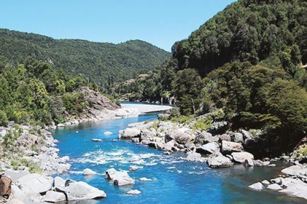 Derecho de aprovechamiento e inapropiabilidad del agua chocan en el debate constitucional
