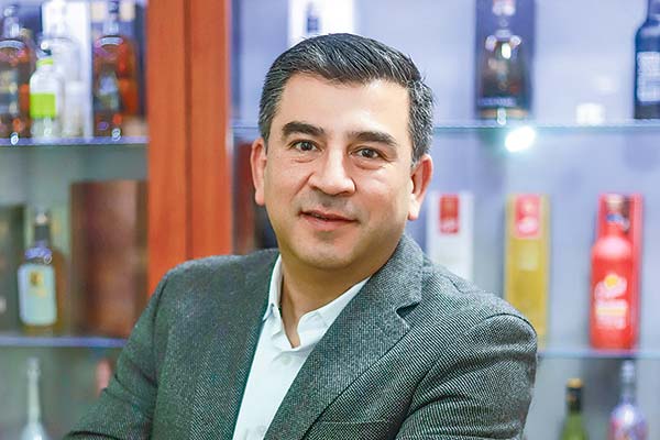 <p>Javier Marcos, gerente general de Capel. Foto: Julio Castro.</p>