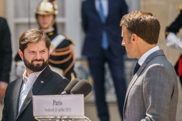 En su último día de gira a Europa, Boric acuerda con Macron fortalecer relaciones comerciales y desarrollo de litio e hidrógeno verde