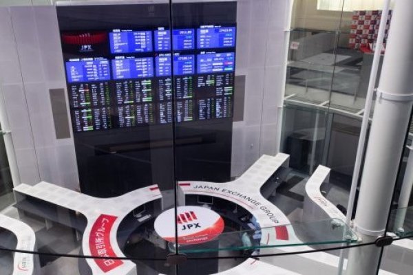 <p>El impulso que obtuvo la bolsa japonesa gracias a Warren Buffet: “Le dio glamour y los sectores donde fue más activo son los que más han rendido”</p>