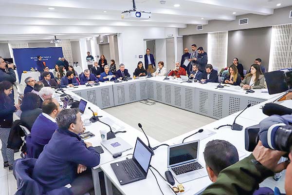 Mesa técnica de pensiones se extiende, pero Gobierno advierte que debate no se puede “eternizar”