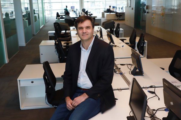 <p>El gerente de Desarrollo de Negocios y New Venture de Bci, Fernando Calvo. Foto: Julio Castro</p>