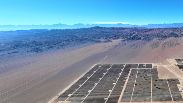 <p>AES Andes inicia operación del que aseguran es el mayor sistema de baterías de almacenamiento solar de América Latina</p>