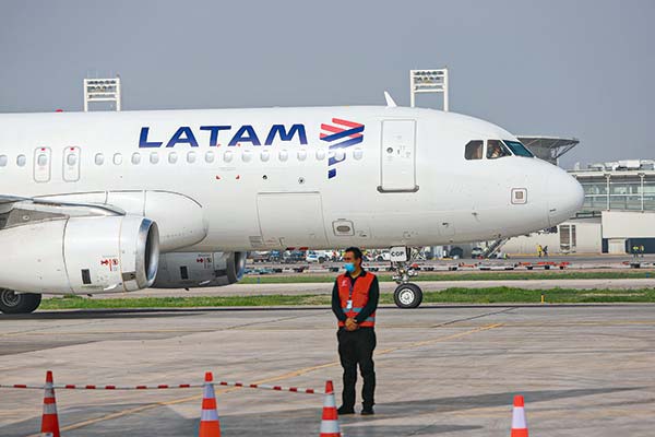 <p>Punto para Latam: TDLC levanta medida que impedía cobrar por venta de pasajes a agencias de turismo</p>