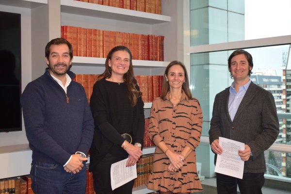 Alessandri Abogados firma acuerdo pro bono con la Corporación del Libro para resguardar derechos de autor