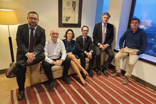 Aninat firma alianza con Regcheq para potenciar labores de Cumplimiento