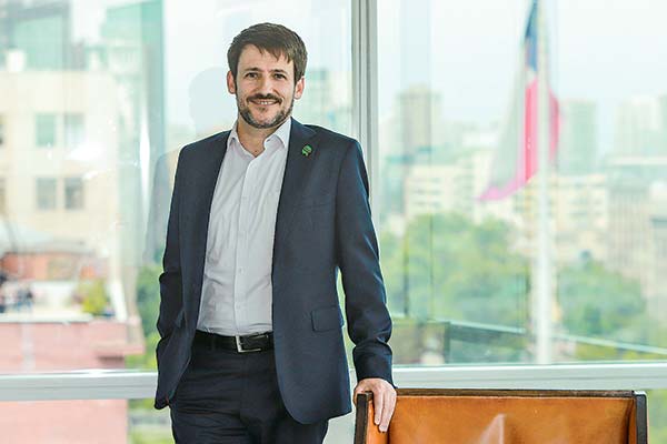 Ministro Pardow y la descarbonización: “Lo que no nos puede pasar es hacer un esfuerzo por fijar una fecha y después, para cumplirla, el sector energía quede solo”