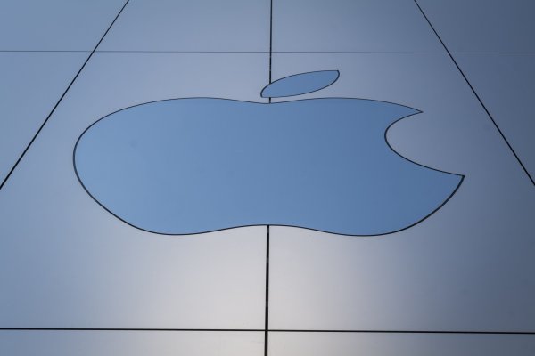 <p>Caída en ventas del iPhone impactan resultados de Apple pese a mayores ingresos por servicios</p>