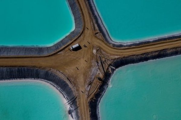 Albemarle entra en la carrera mundial por reinventar la producción de litio