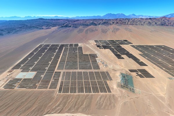 AES Andes logra alza en ingresos, pero anota pérdidas por casi US$ 200 millones en el primer semestre