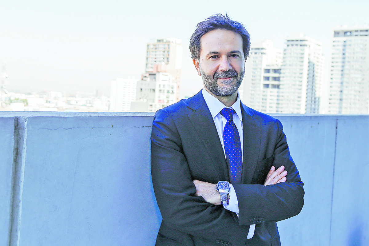 <p>El silencioso facilitador del pacto fiscal: La posición de la UDI a no dialogar “encrispa la conversación a niveles que no le hacen bien al diálogo democrático”</p>