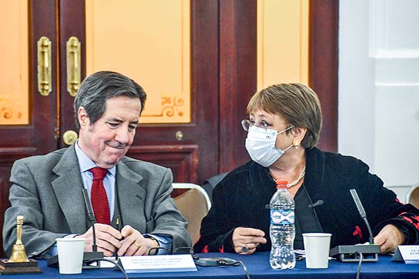 Bachelet en el Consejo Constitucional: “No se deben constitucionalizar ni las isapres ni las AFP”