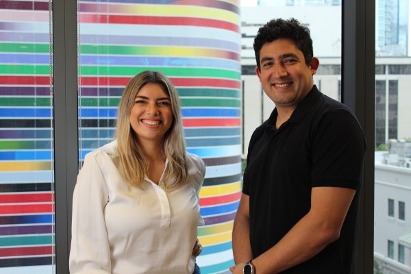 <p>Camila Svec y Jordan Butler, fundadores de Cleanlight.</p>