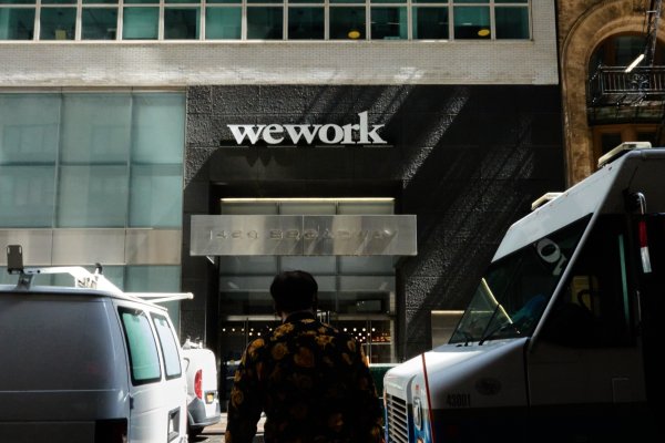 <p>Acción de WeWork se desploma tras reconocer "dudas sustanciales" sobre su futuro</p>