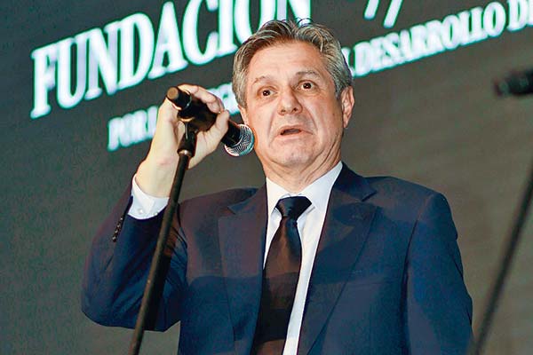 <p>Sobre Miguel Kast, Daza aplaudió su mapa de la extrema pobreza. Crédito: Verónica Ortiz.</p>