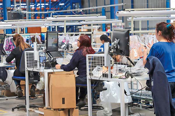 Retención laboral emerge como reto para las empresas: mayoría de trabajadores evalúa un cambio