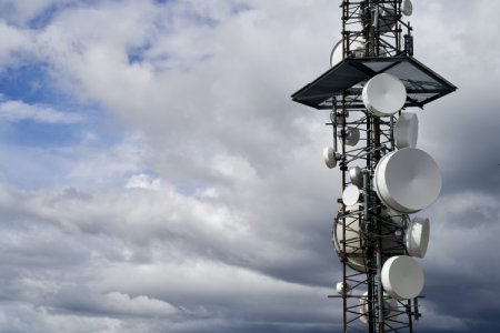 Operadora alemana de infraestructura ingresa a Brasil con la compra de Cinco Telecom y sociedad con Claro