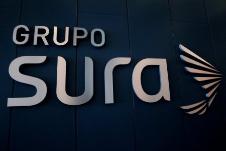 Grupo SURA baja sus previsiones de ganancia para 2023, pero mejora guía a mediano plazo