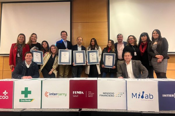 Femsa Salud se convierte en primer grupo empresarial en certificarse en norma que promueve la equidad de género
