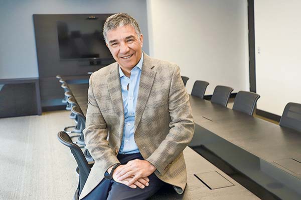 <p>El gerente legal y de asuntos corporativos de DCV, Javier Jara. Foto: Julio Castro</p>