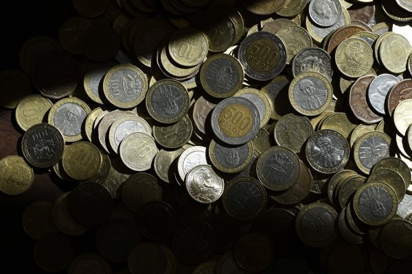 Apuesta de extranjeros ya se acerca a US$ 10 mil millones contra el peso chileno en el mercado derivado