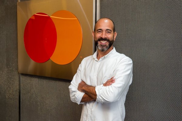 <p>El nuevo country manager de Mastercard en Chile, Thiago Dias.</p>