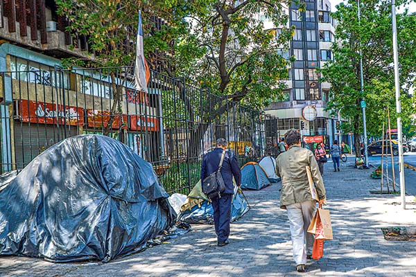 Índice de miseria de Chile cae por sexto mes gracias a control de la inflación