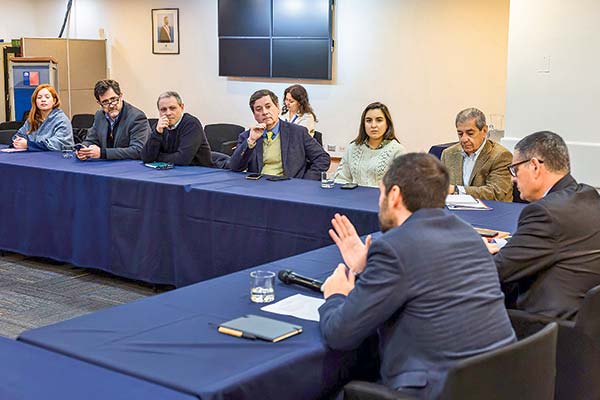 <p>Grau expone ante representantes empresariales alcances del proyecto para fortalecer el Sernac</p>