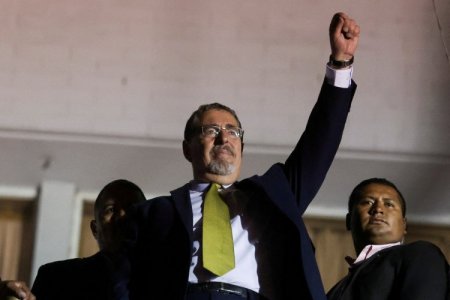 Candidato anticorrupción gana arrolladoramente la presidencia de Guatemala