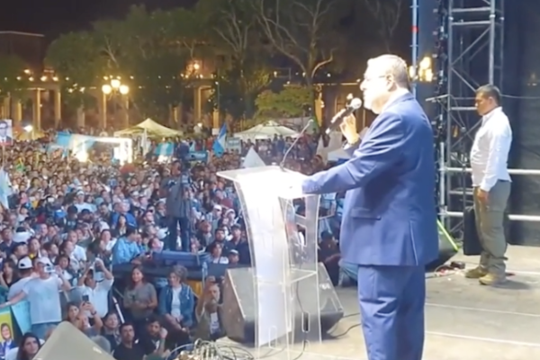 <p>Ahora en DF | El candidato del Movimiento Semilla gana las elecciones presidenciales de Guatemala</p>