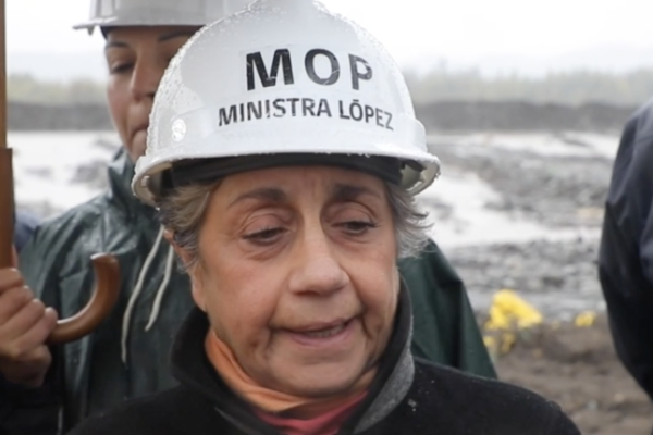 <p>Ahora en DF | Ministra de Obras Públicas inspecciona obras de emergencia en el río Cachapoal</p>