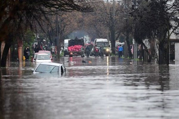 <p>Una imagen de las inundaciones en la ciudad de Talca. (Foto: Agencia Uno)</p>